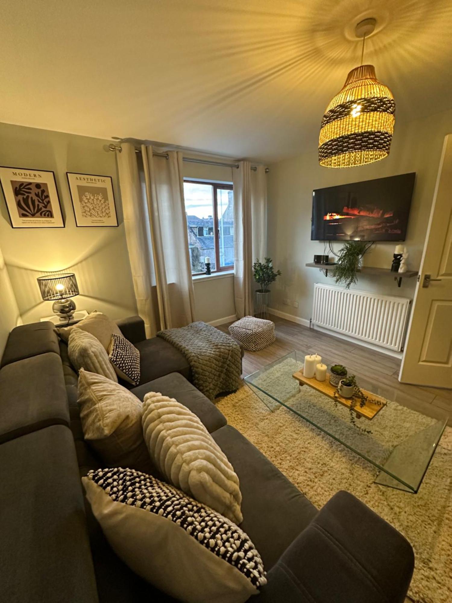 Lovely Modern 2 Bedrom Unit Close To City Center Dalneigh Exterior foto